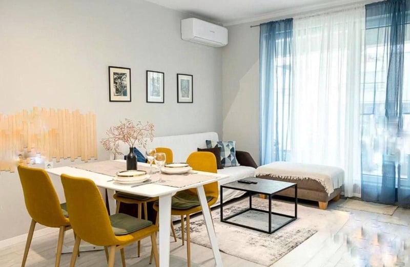 Vermietung einer komfortablen 2-Zimmer-Wohnung, 65 m², Stadtteil Hl. Hl. Konstantin und Helena, Varna, Bulgarien